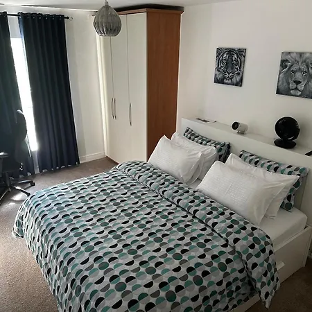 Privatunterkunft Spacious En-suite *