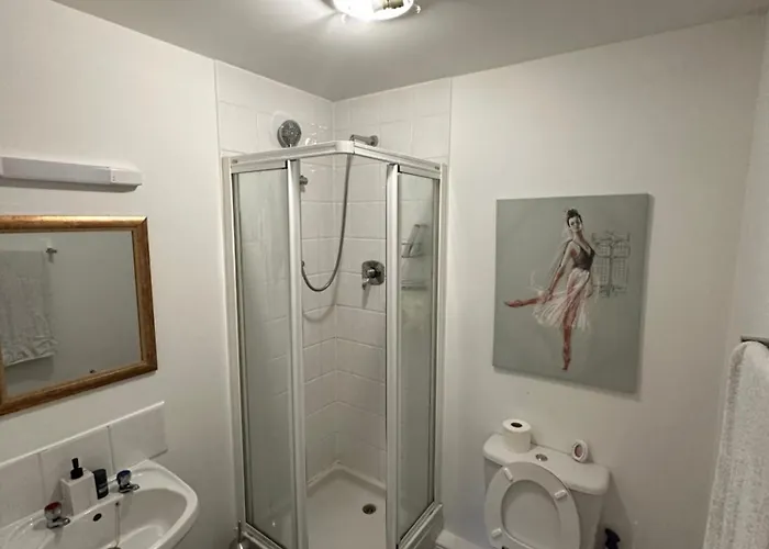 Spacious En-suite Проживание в семье *